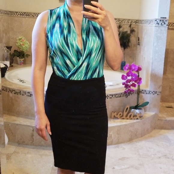 Gorgeous sleveless top - Picture 3 of 5